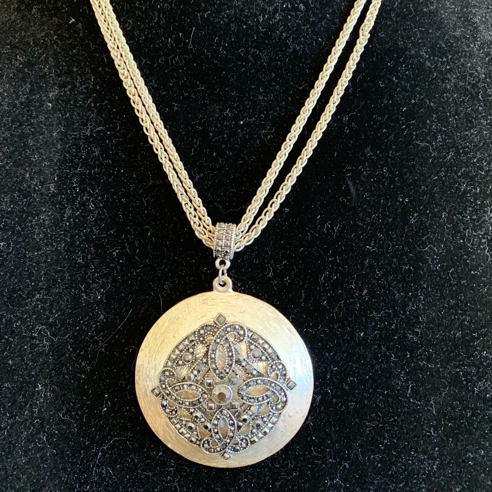 Silver NecklaceWith Stones